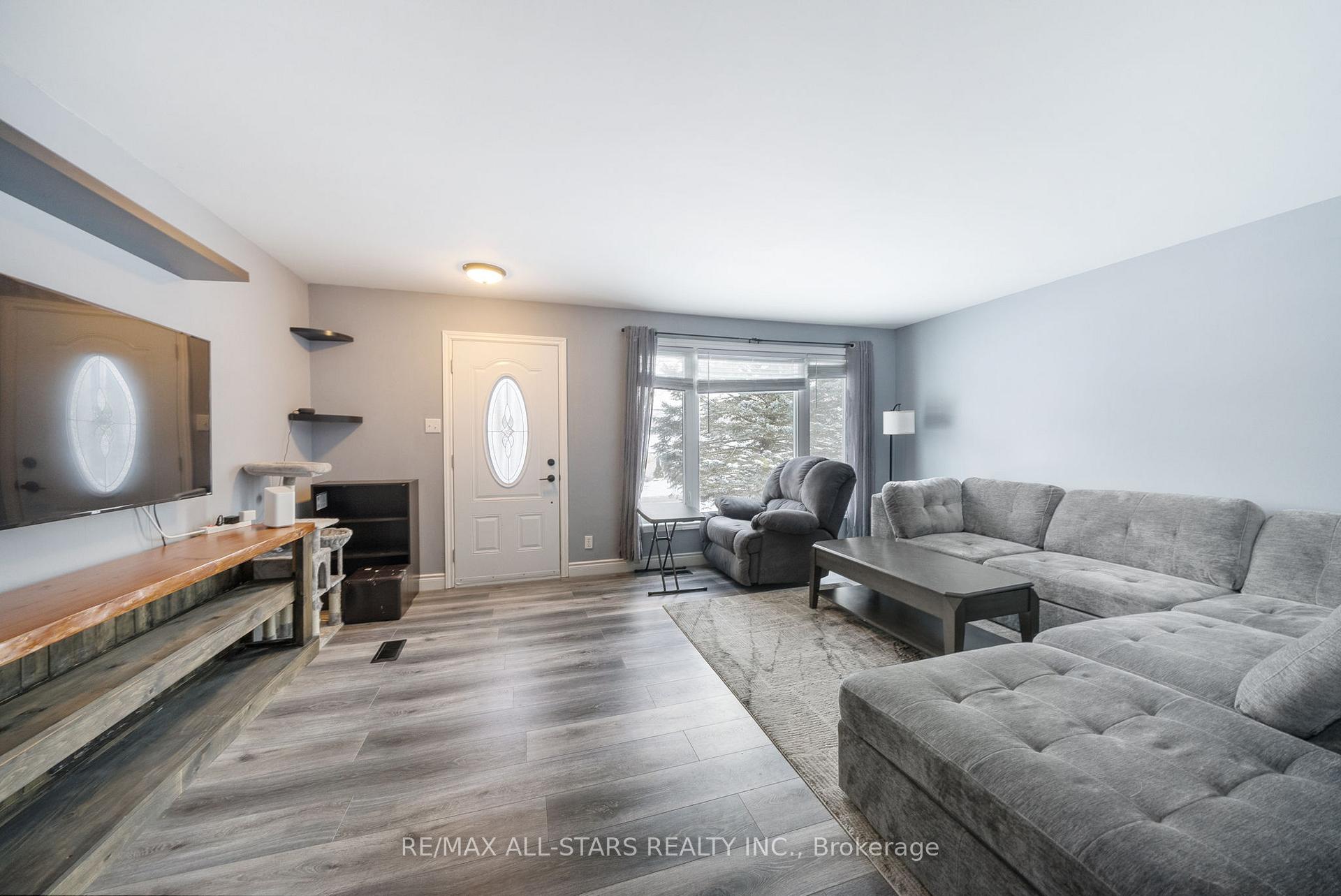 Photo 5 of 386 Bigelow Street, Scugog, Port Perry — HOMEH