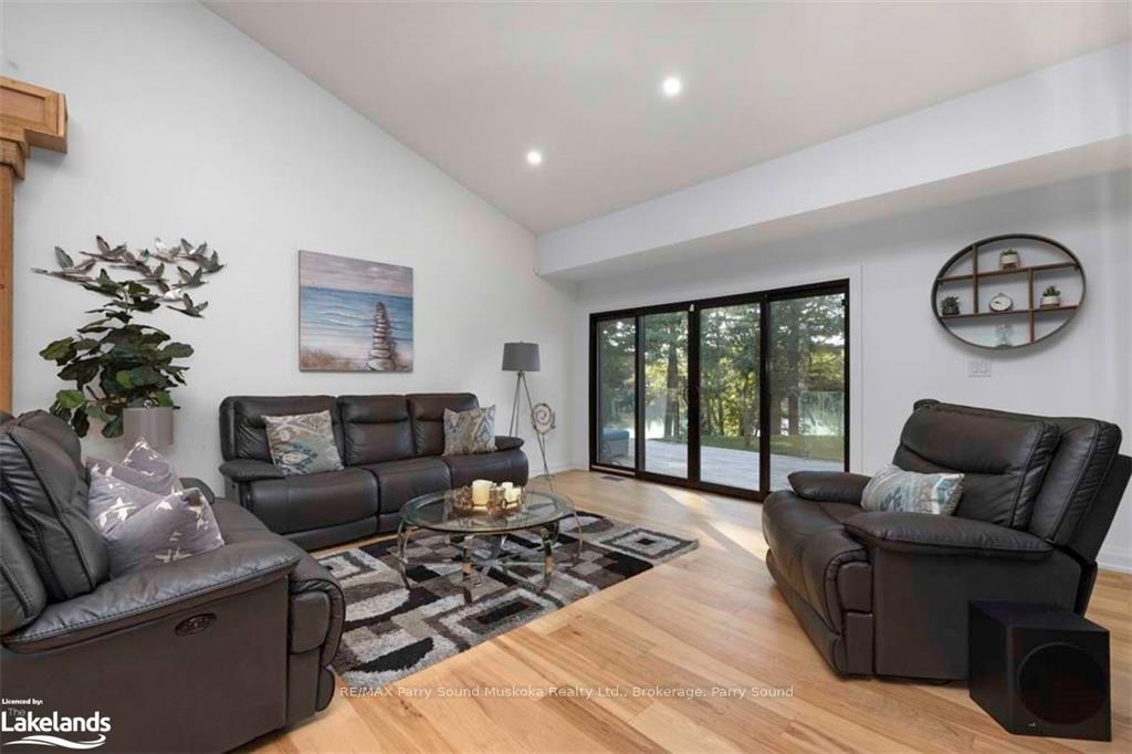 Photo 8 of 57 10TH, Seguin — HOMEH