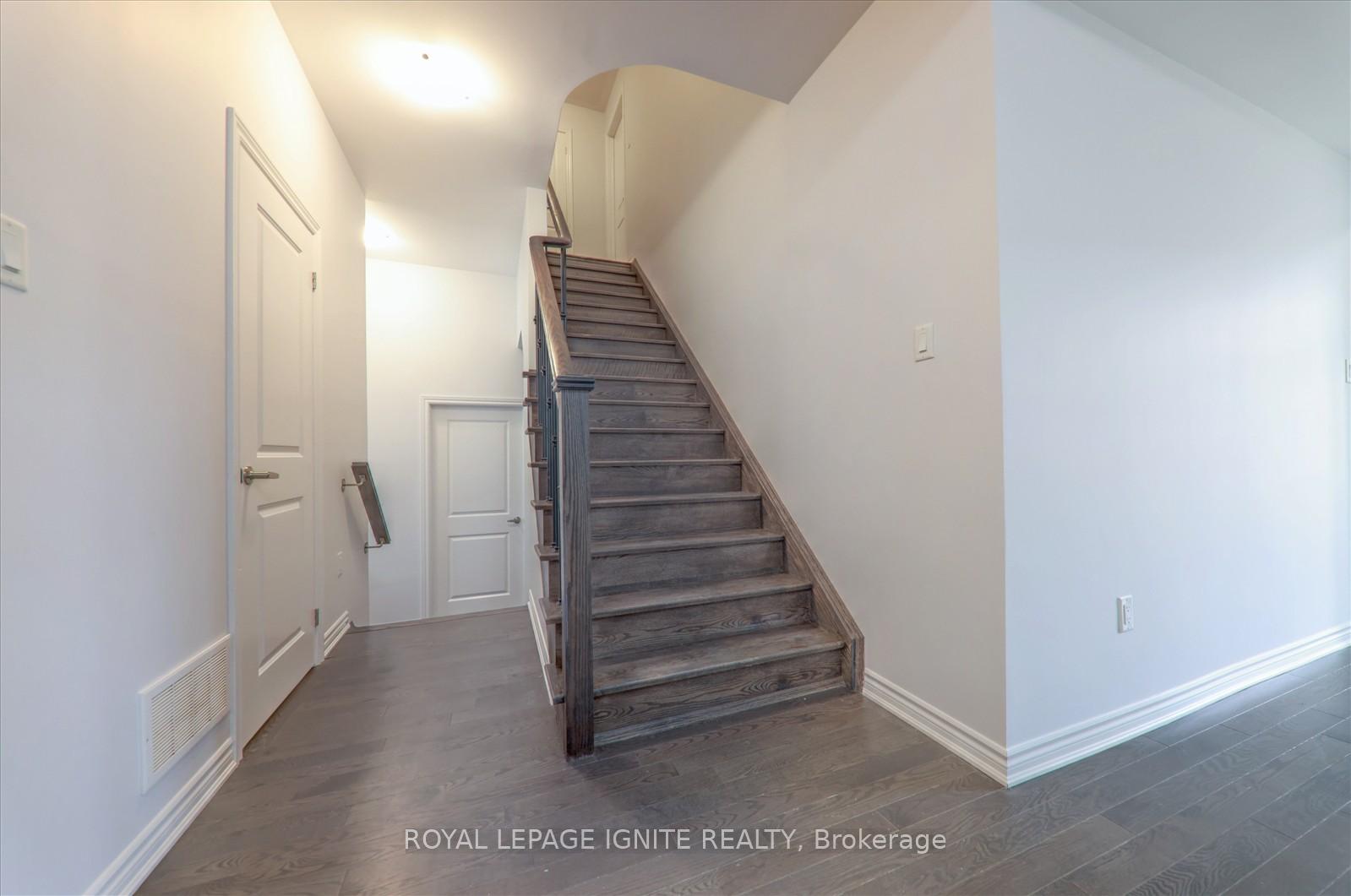 Photo 9 of 94 Elmhurst Street, Scugog, Port Perry — HOMEH