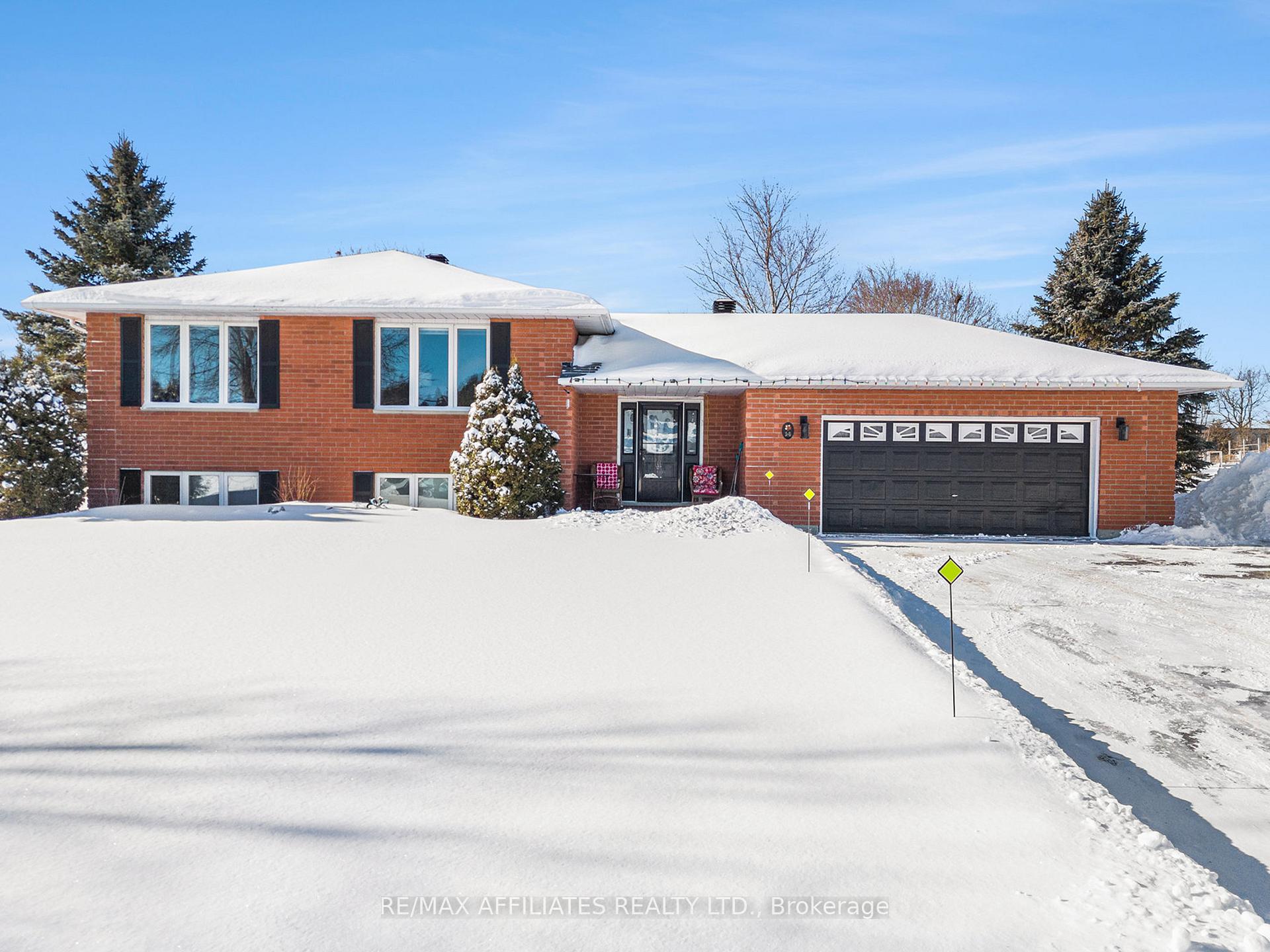 Front of 14 Davis Lane