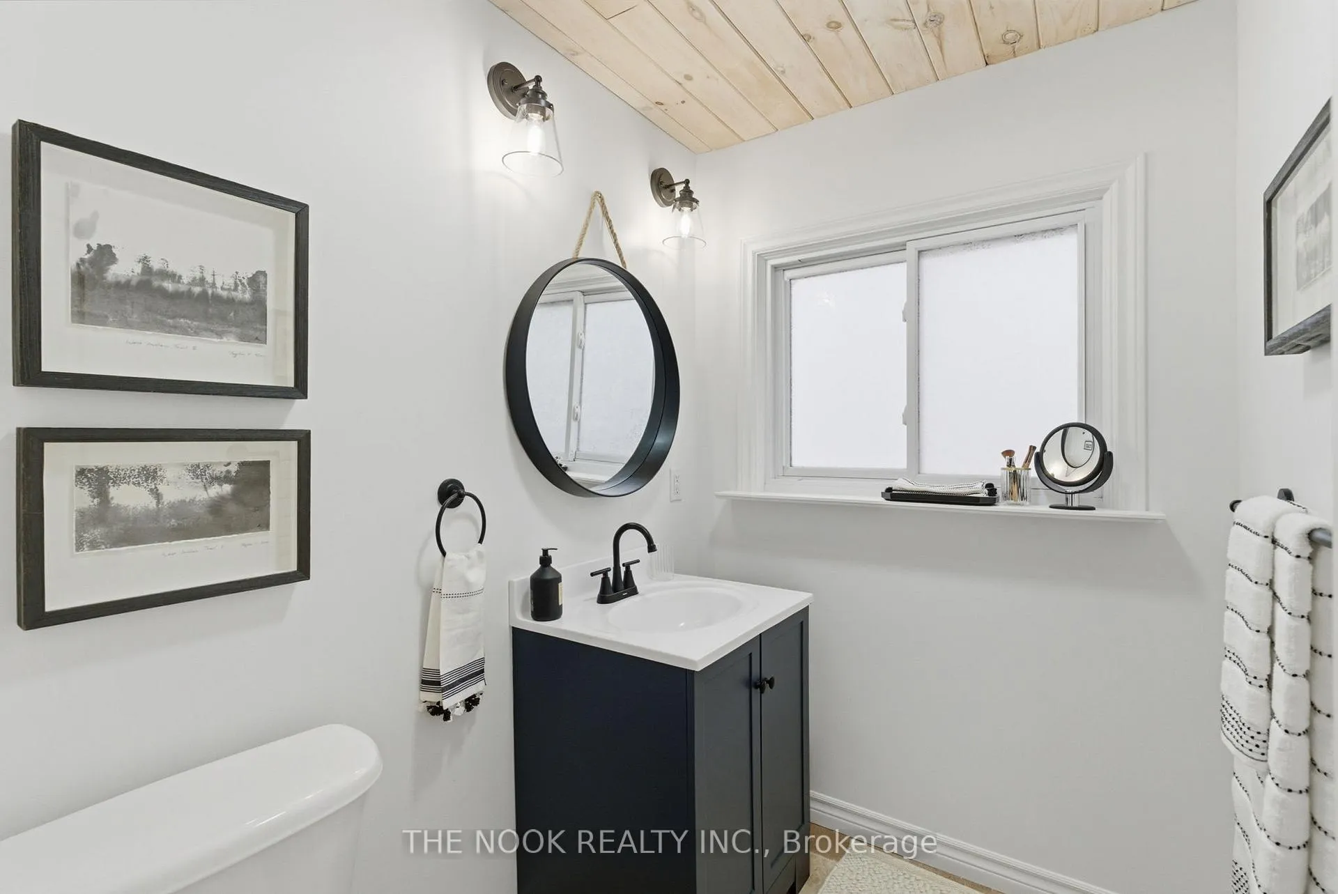 Photo 17 of 135 Admiral Road, Ajax, South East — HOMEH