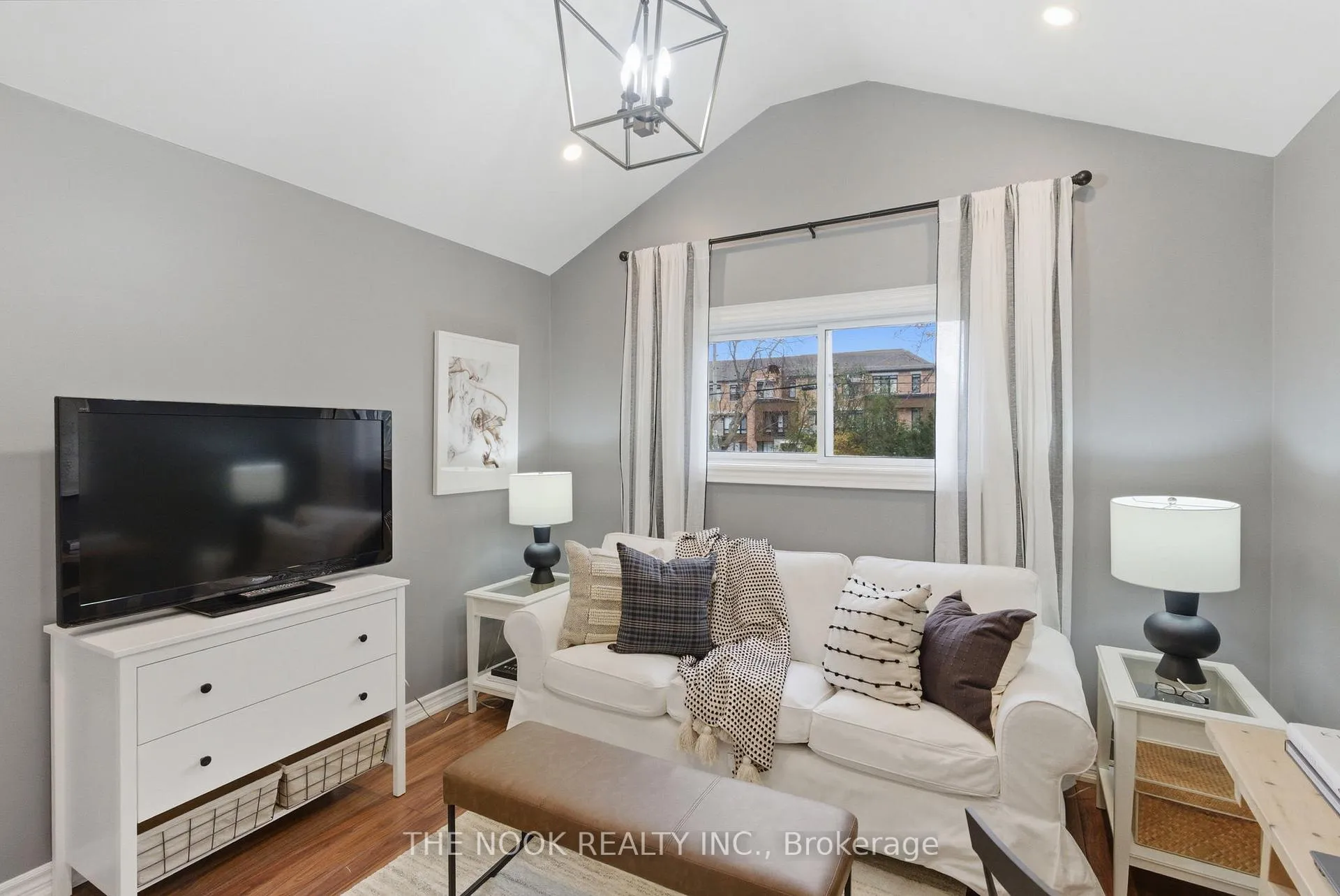 Photo 18 of 135 Admiral Road, Ajax, South East — HOMEH