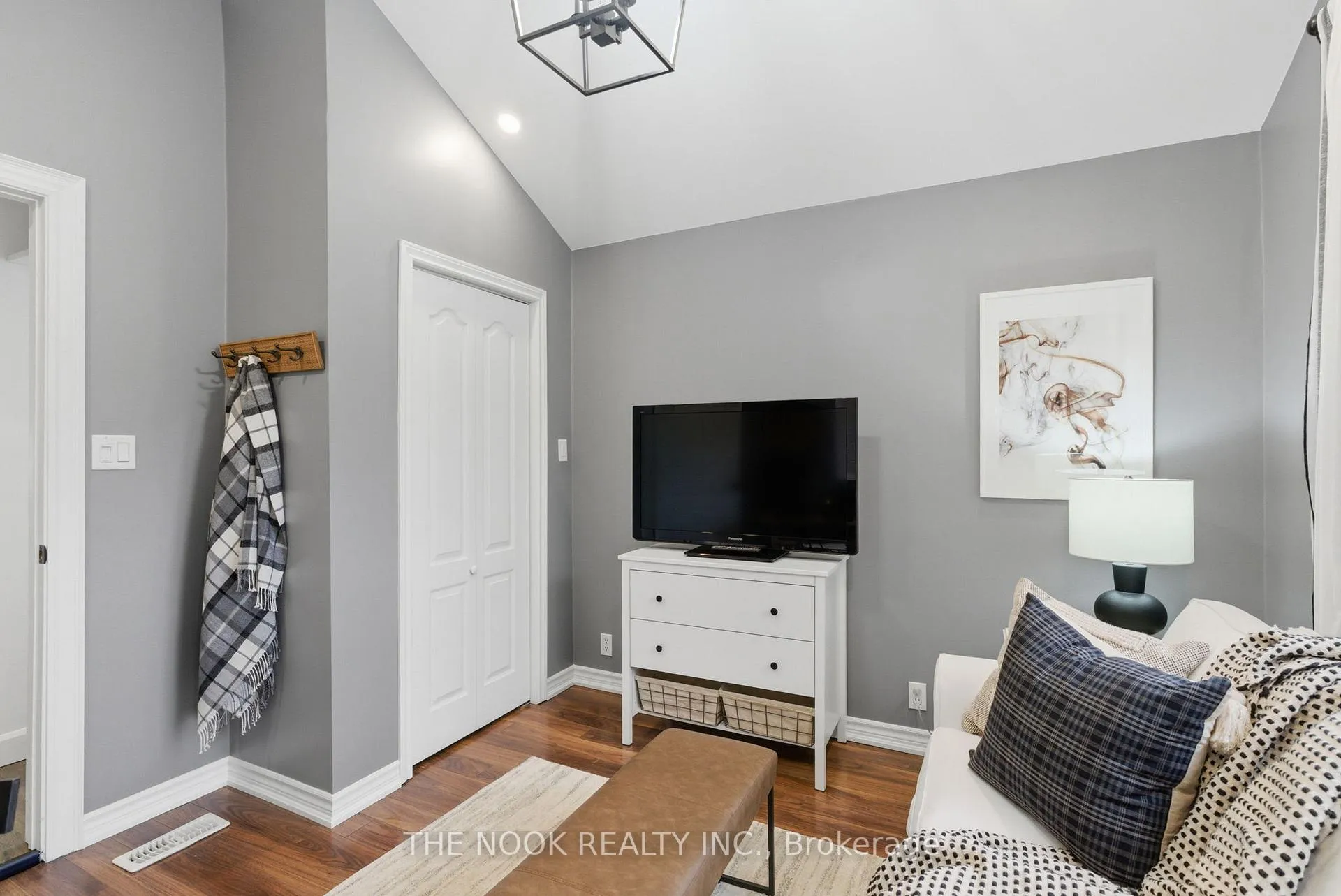 Photo 19 of 135 Admiral Road, Ajax, South East — HOMEH