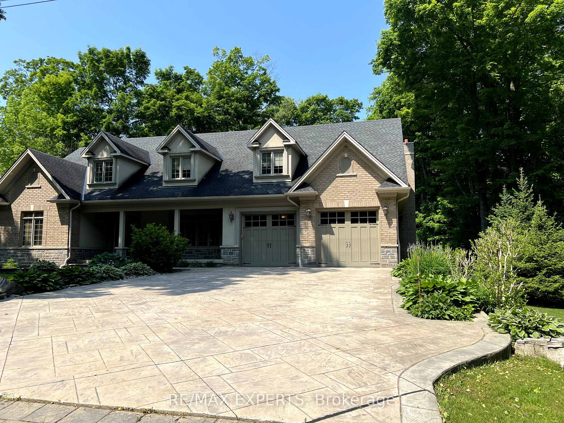 Front of 431 Manley Crescent