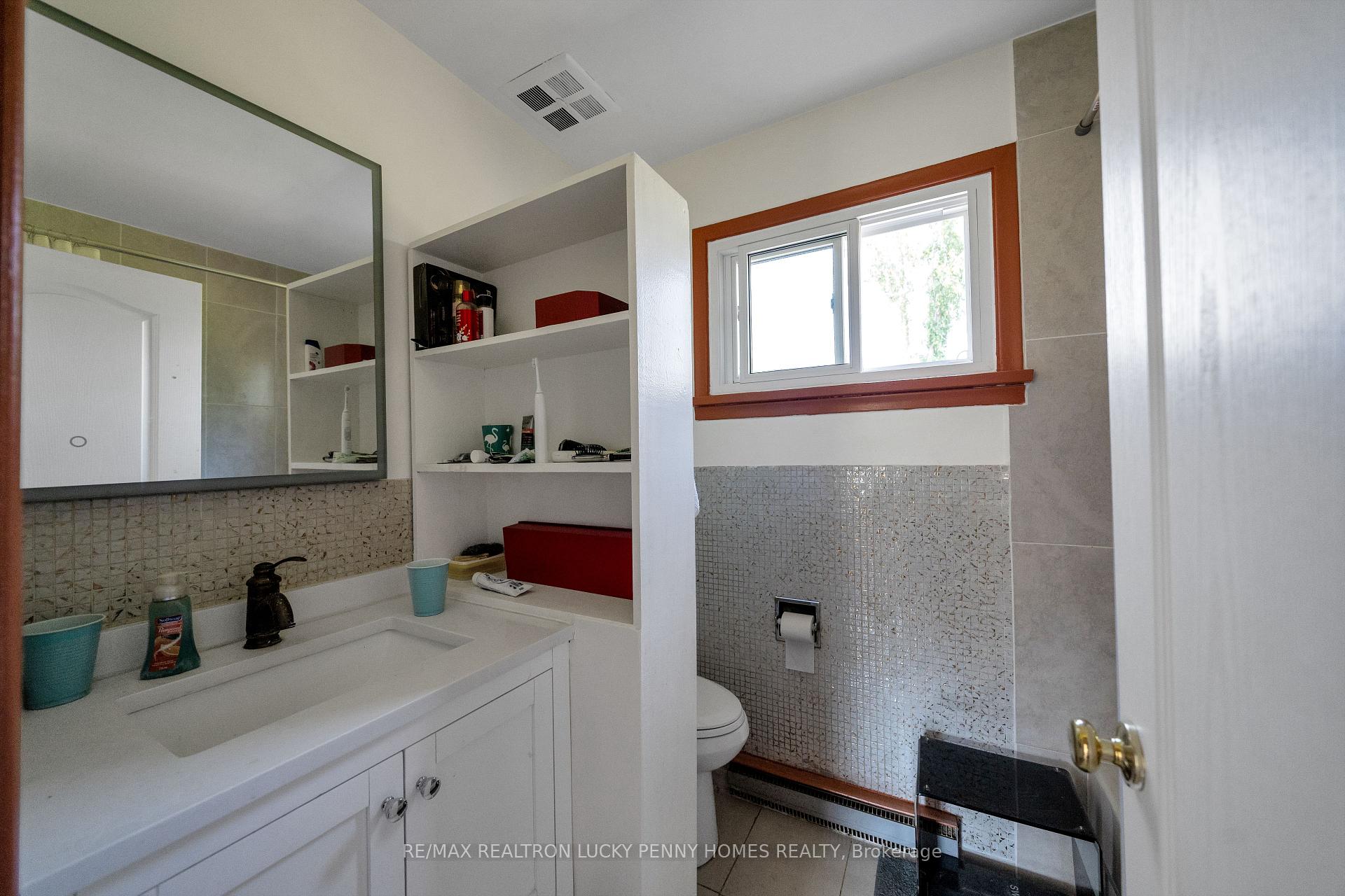Photo 8 of 1031 Reach Street, Scugog, Rural Scugog — HOMEH