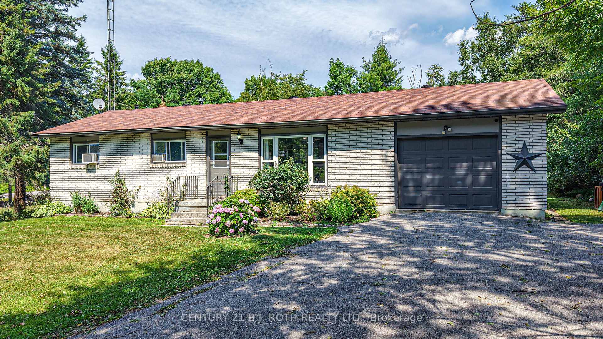 Front of 2927 South Sparrow Lake Road