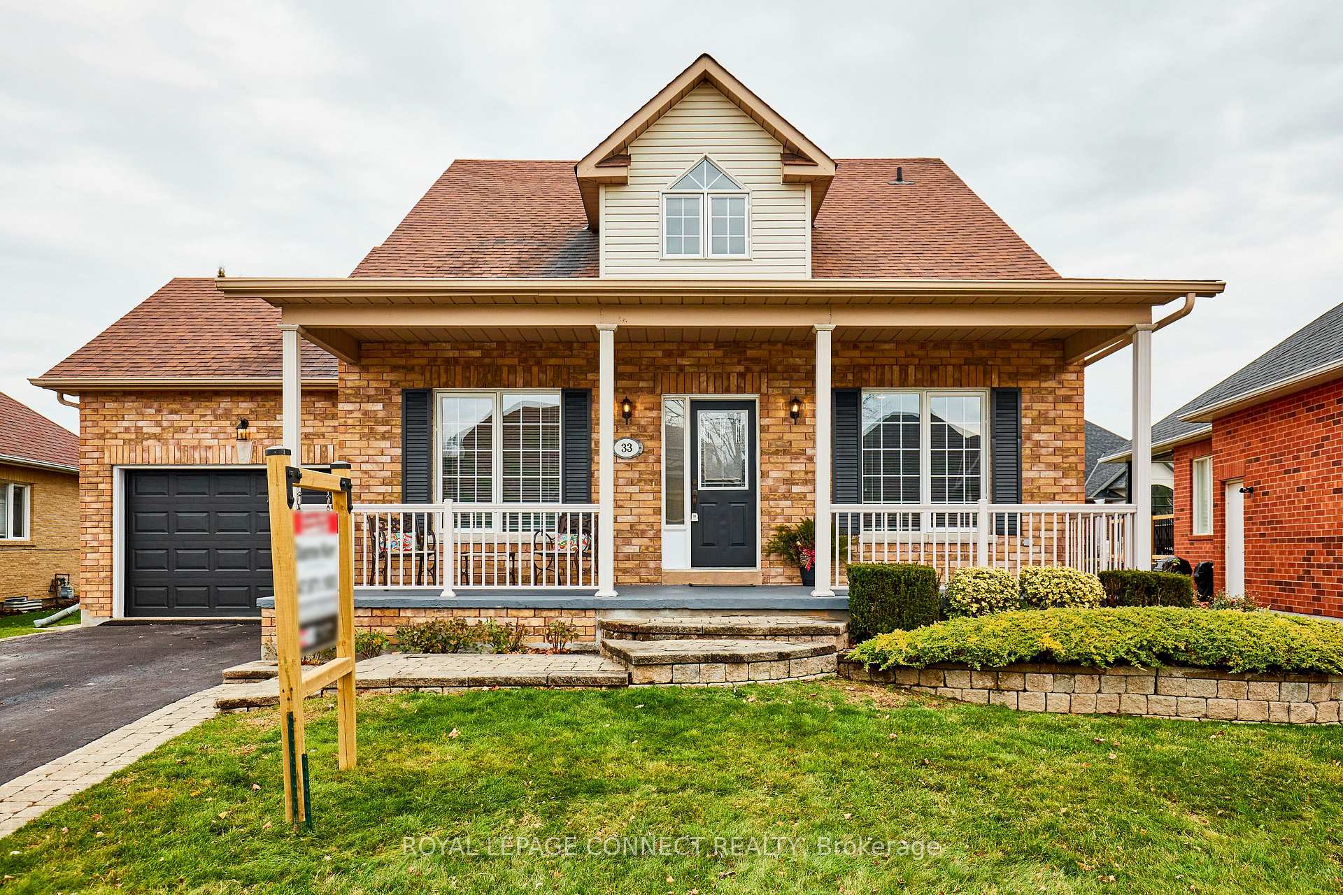 Front of 33 Waterbury Crescent