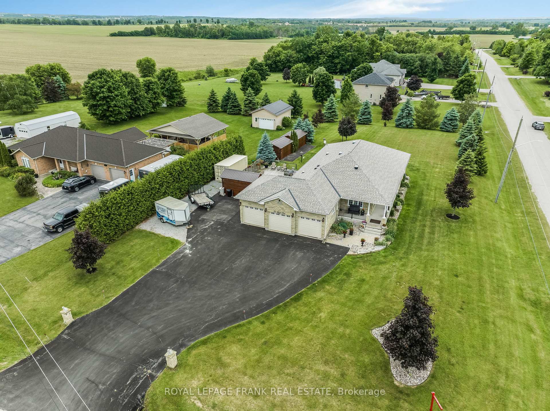 Photo 5 of 64 Suggitt Drive, Scugog, Rural Scugog — HOMEH