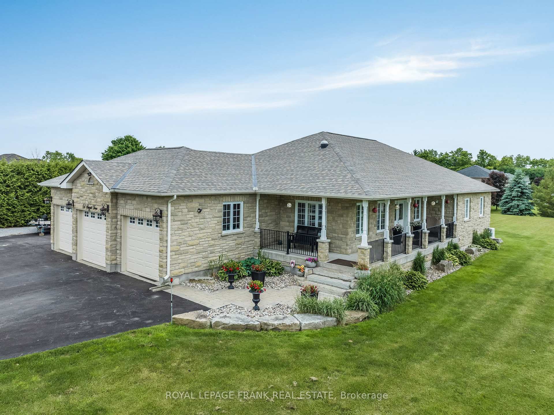 Photo 8 of 64 Suggitt Drive, Scugog, Rural Scugog — HOMEH