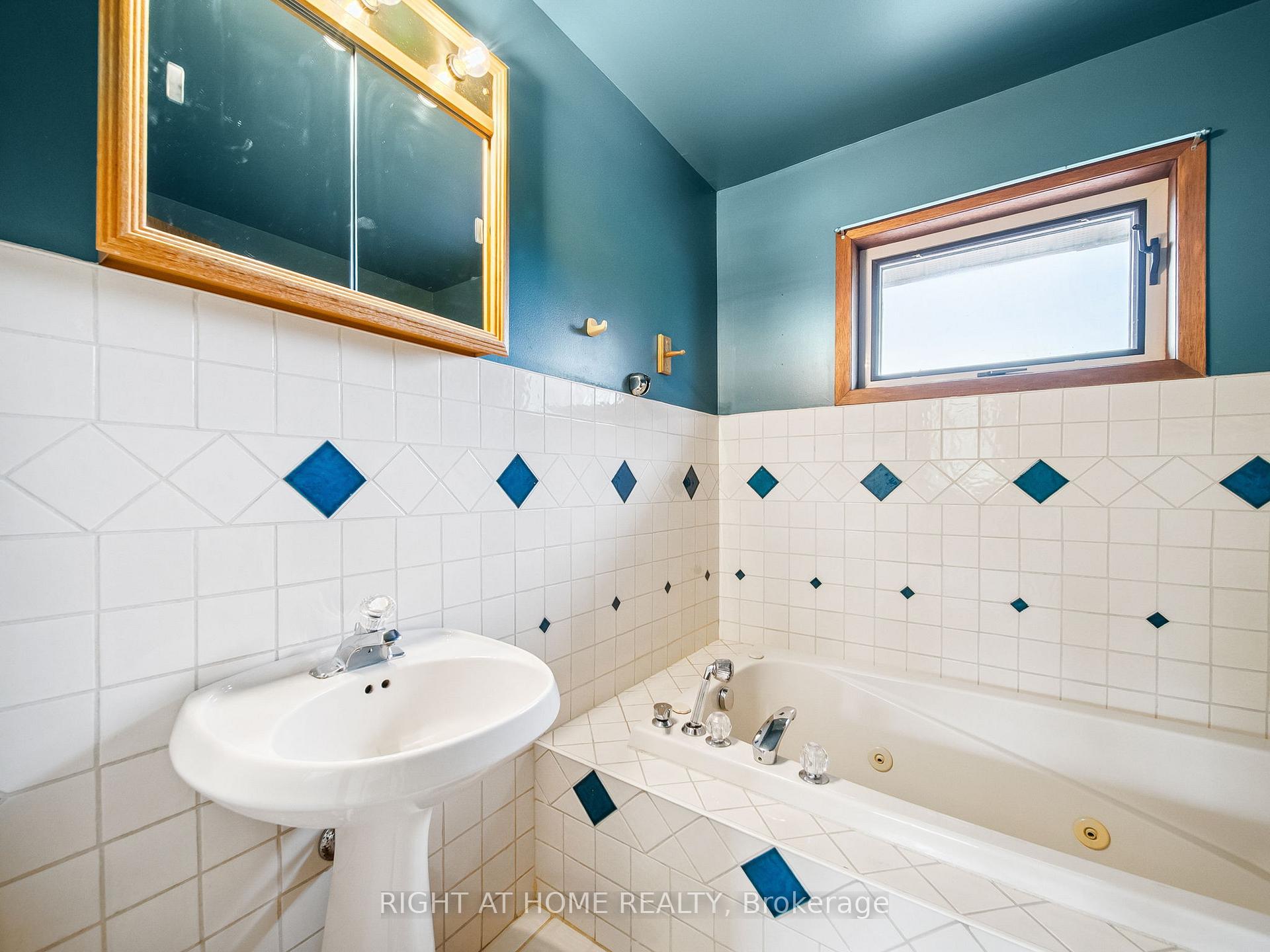 Photo 20 of 1415 Cunningham Crescent, Severn, Rural Severn — HOMEH