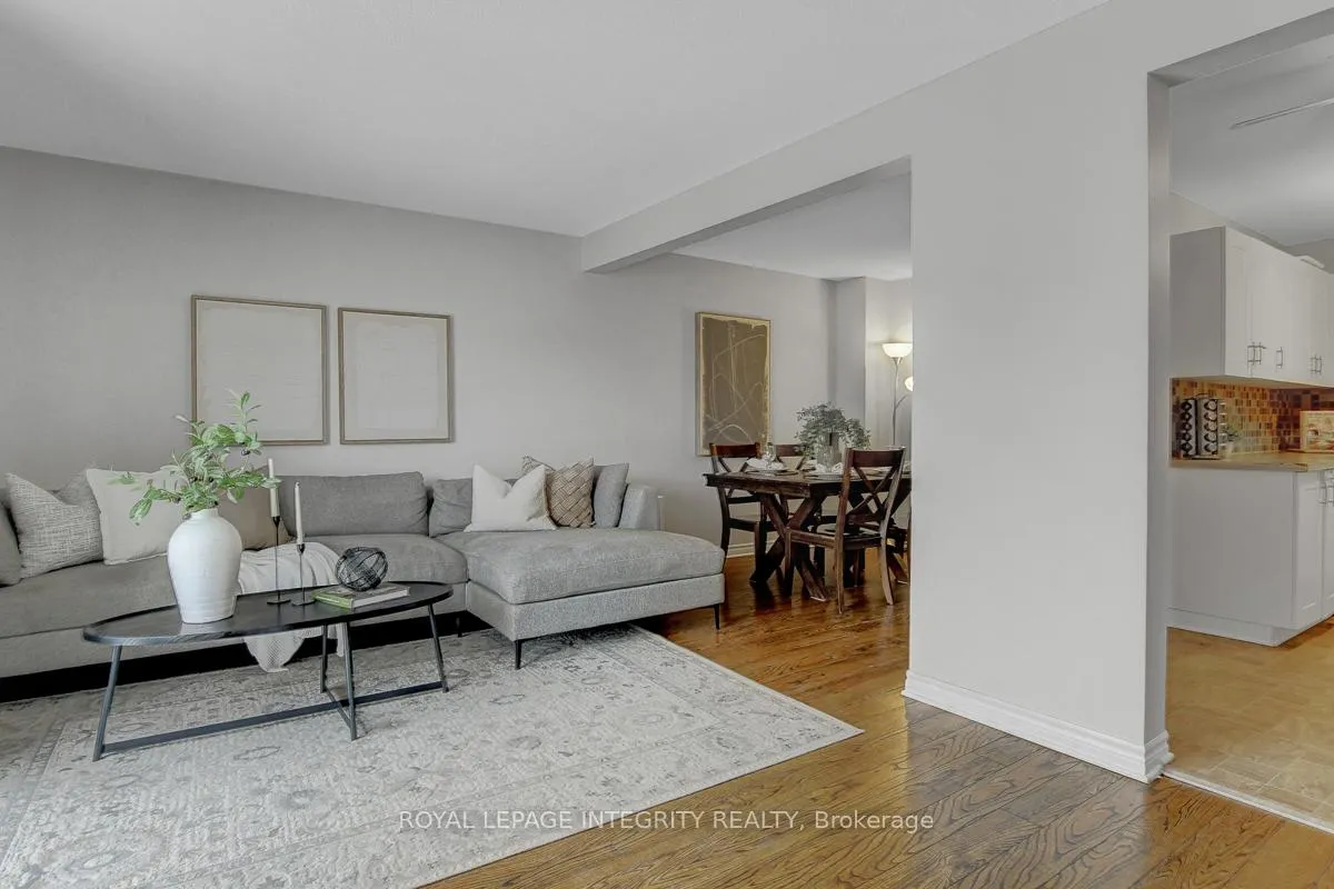 Photo 13 of 34 Stokes Crescent, Ottawa, Kanata - Glencairn/Hazeldean — HOMEH