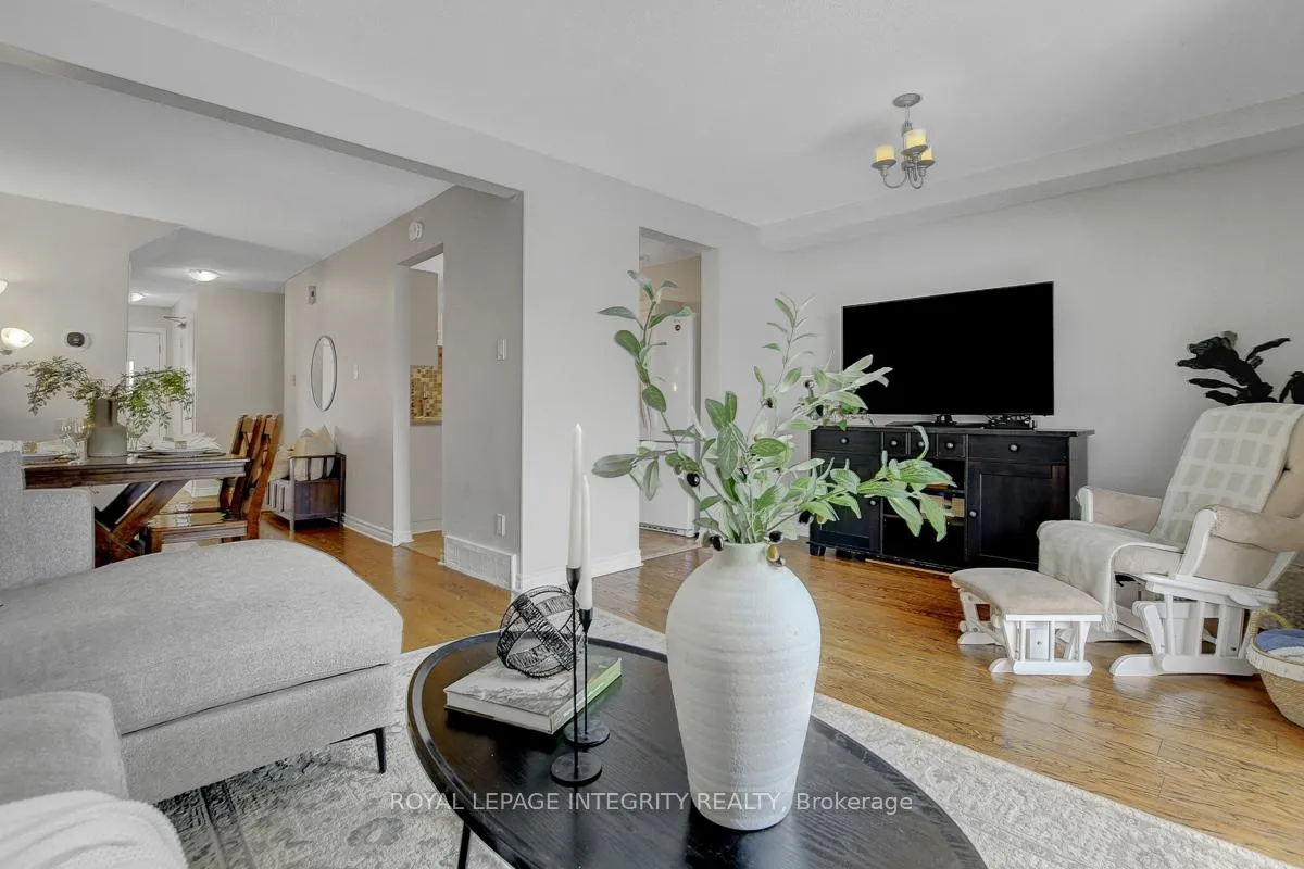 Photo 14 of 34 Stokes Crescent, Ottawa, Kanata - Glencairn/Hazeldean — HOMEH
