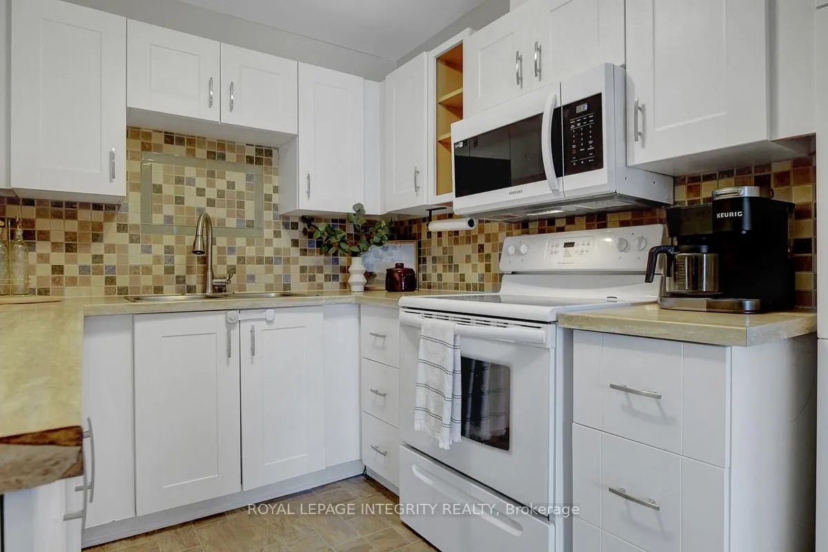 Photo 21 of 34 Stokes Crescent, Ottawa, Kanata - Glencairn/Hazeldean — HOMEH