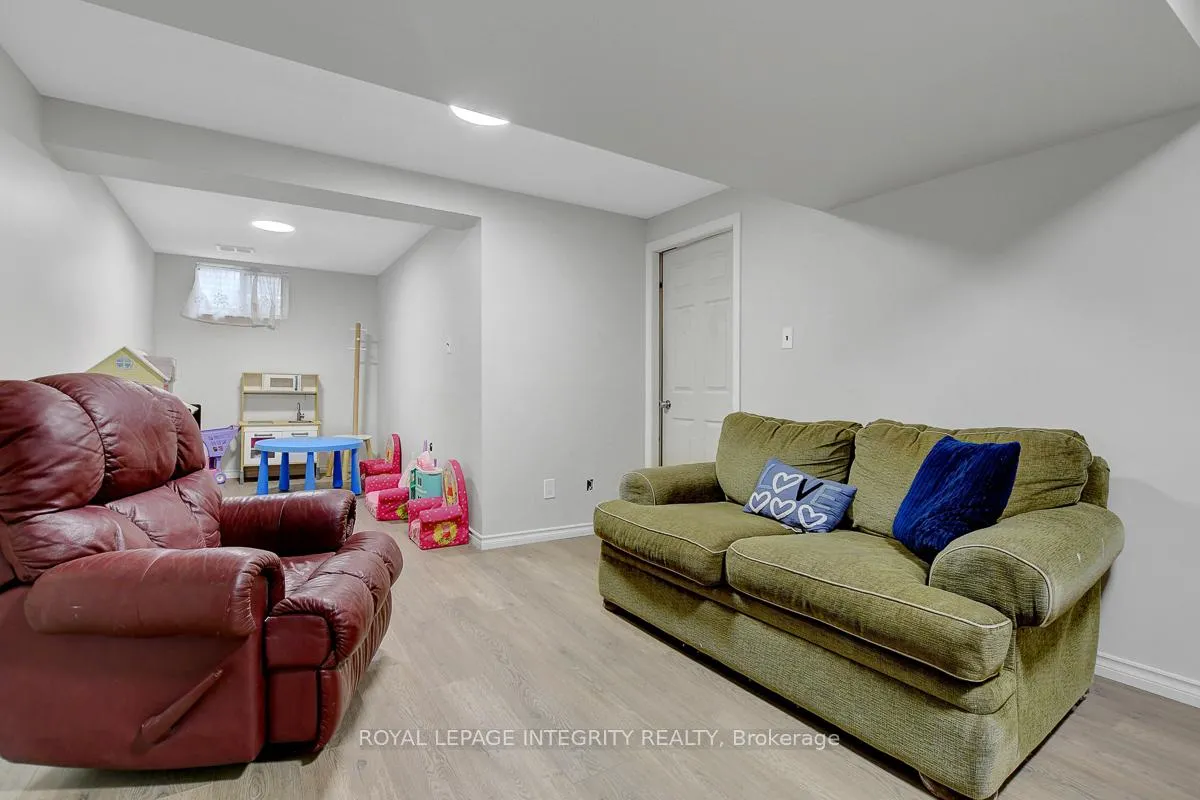 Photo 61 of 34 Stokes Crescent, Ottawa, Kanata - Glencairn/Hazeldean — HOMEH