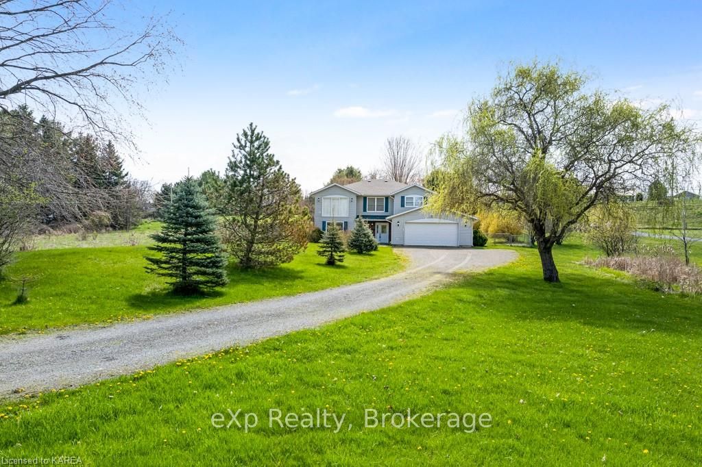 Photo 3 of 28 Mountain View Lane, Rideau Lakes, Rideau Lakes (North Crosby) Twp — HOMEH