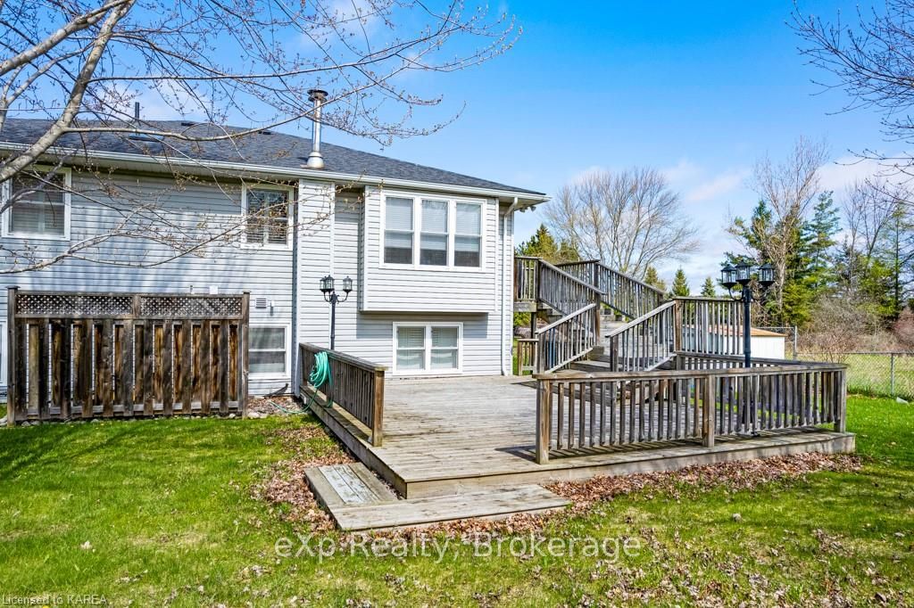 Photo 8 of 28 Mountain View Lane, Rideau Lakes, Rideau Lakes (North Crosby) Twp — HOMEH