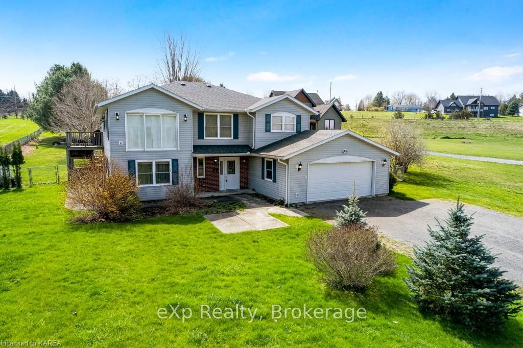Photo 2 of 28 Mountain View Lane, Rideau Lakes, Rideau Lakes (North Crosby) Twp — HOMEH