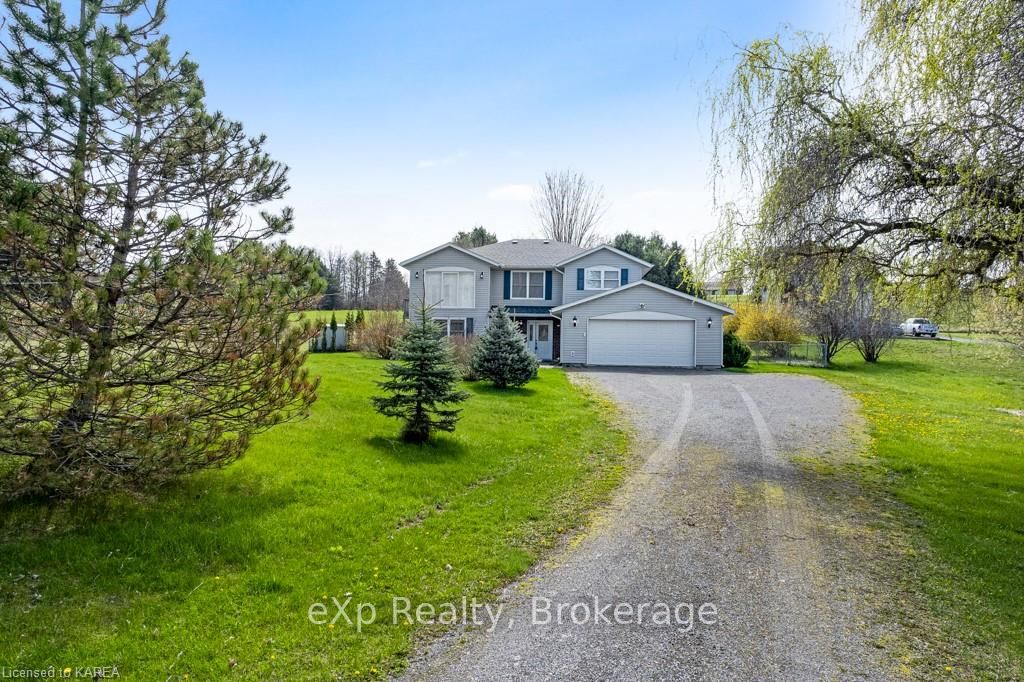 Photo 4 of 28 Mountain View Lane, Rideau Lakes, Rideau Lakes (North Crosby) Twp — HOMEH