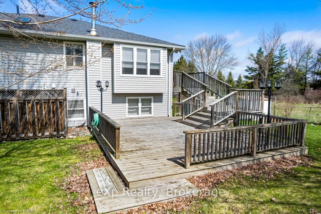 Photo 9 of 28 Mountain View Lane, Rideau Lakes, Rideau Lakes (North Crosby) Twp — HOMEH