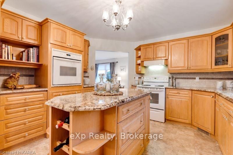 Photo 17 of 28 Mountain View Lane, Rideau Lakes, Rideau Lakes (North Crosby) Twp — HOMEH