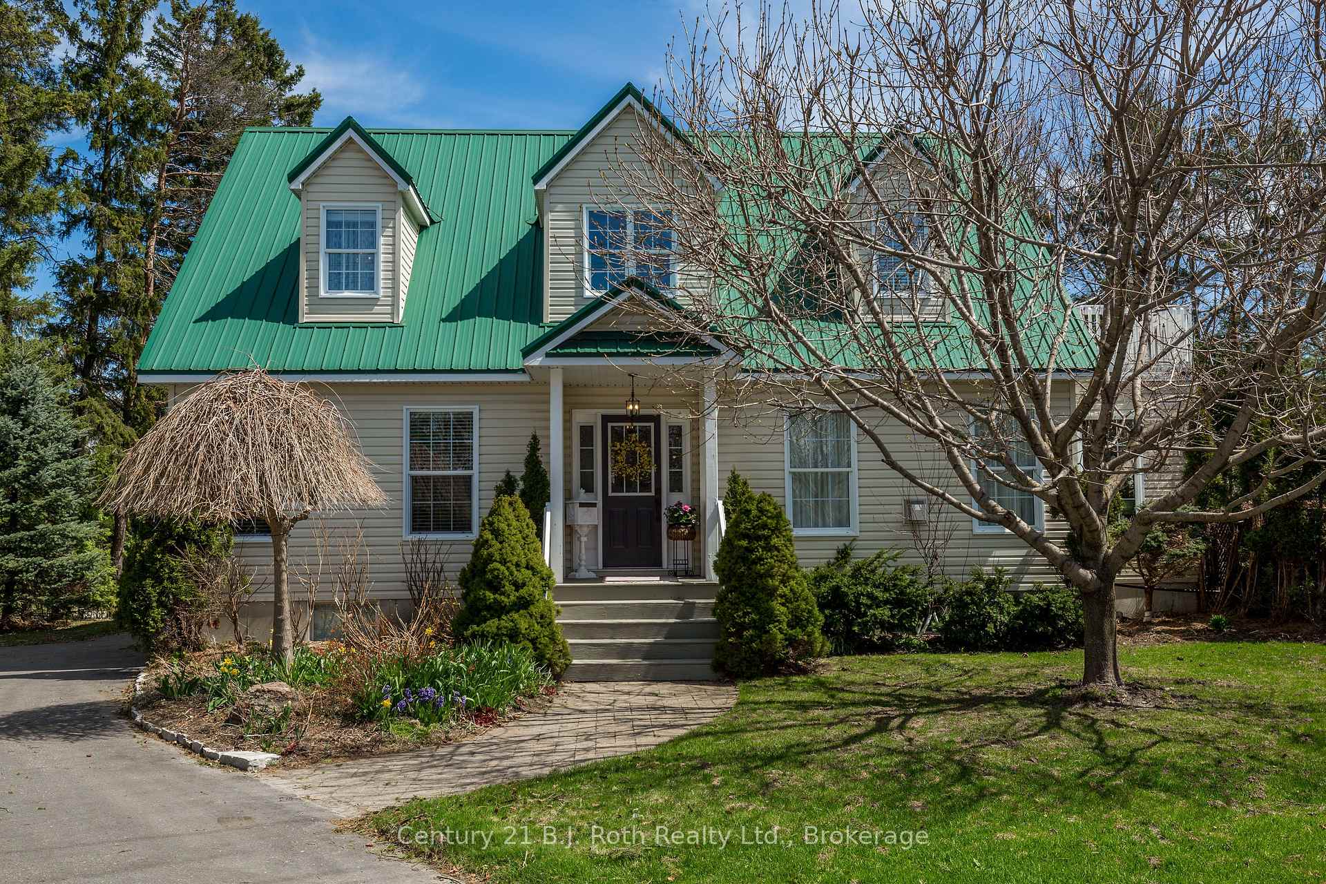 Front of 4043 Digby Drive