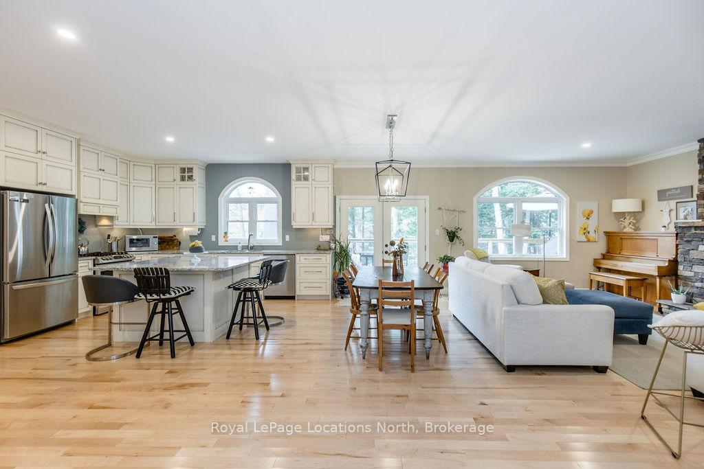 Photo 9 of 1035 Laidlaw Avenue, Severn, Washago — HOMEH