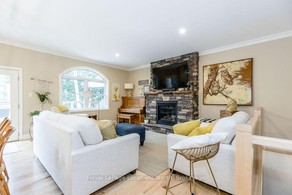 Photo 10 of 1035 Laidlaw Avenue, Severn, Washago — HOMEH