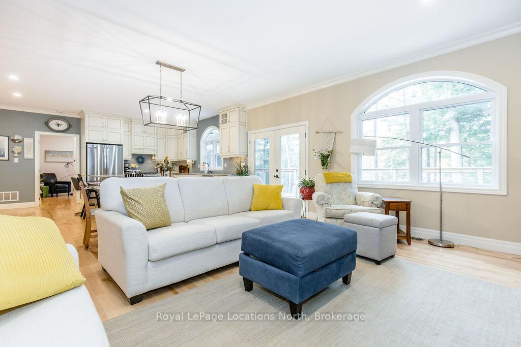 Photo 11 of 1035 Laidlaw Avenue, Severn, Washago — HOMEH