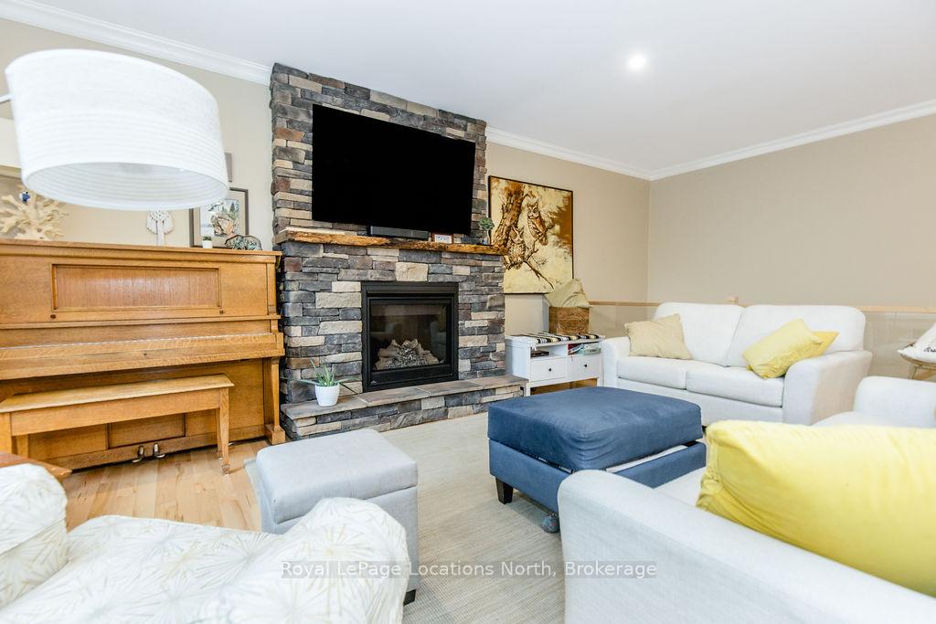 Photo 12 of 1035 Laidlaw Avenue, Severn, Washago — HOMEH