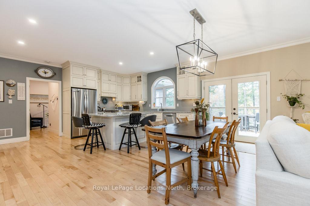Photo 13 of 1035 Laidlaw Avenue, Severn, Washago — HOMEH