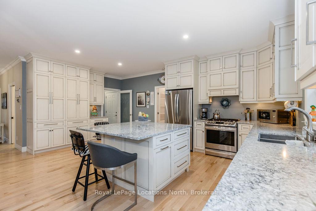 Photo 17 of 1035 Laidlaw Avenue, Severn, Washago — HOMEH