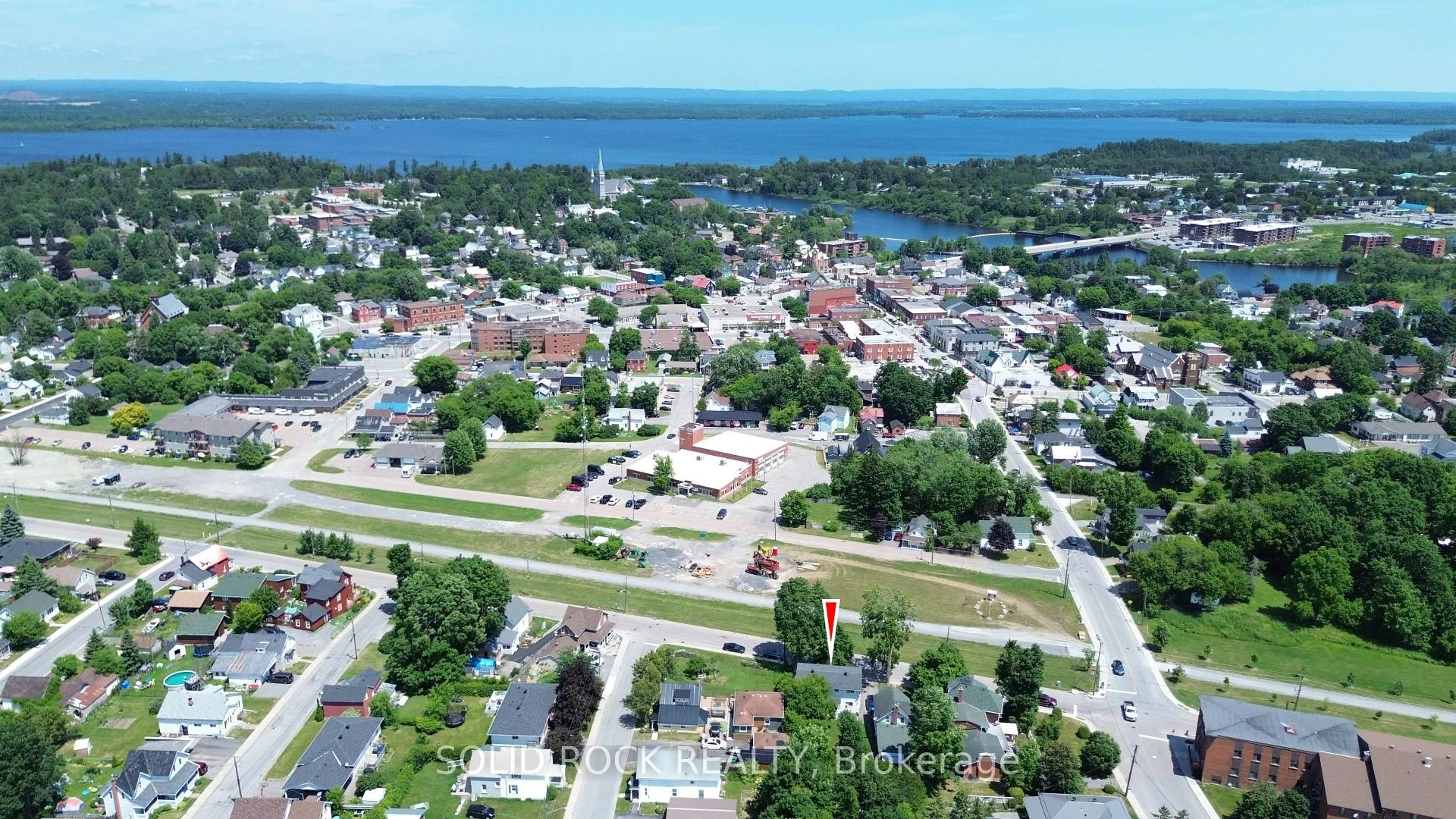 Photo 40 of 54 William Street W, Arnprior — HOMEH