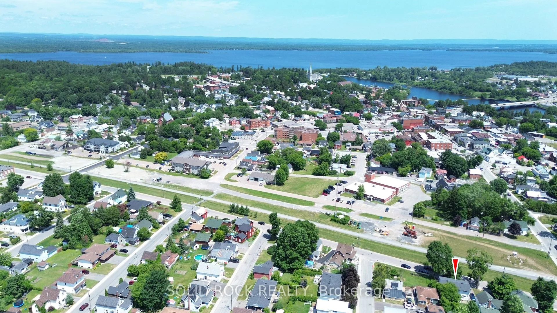 Photo 34 of 54 William Street W, Arnprior — HOMEH