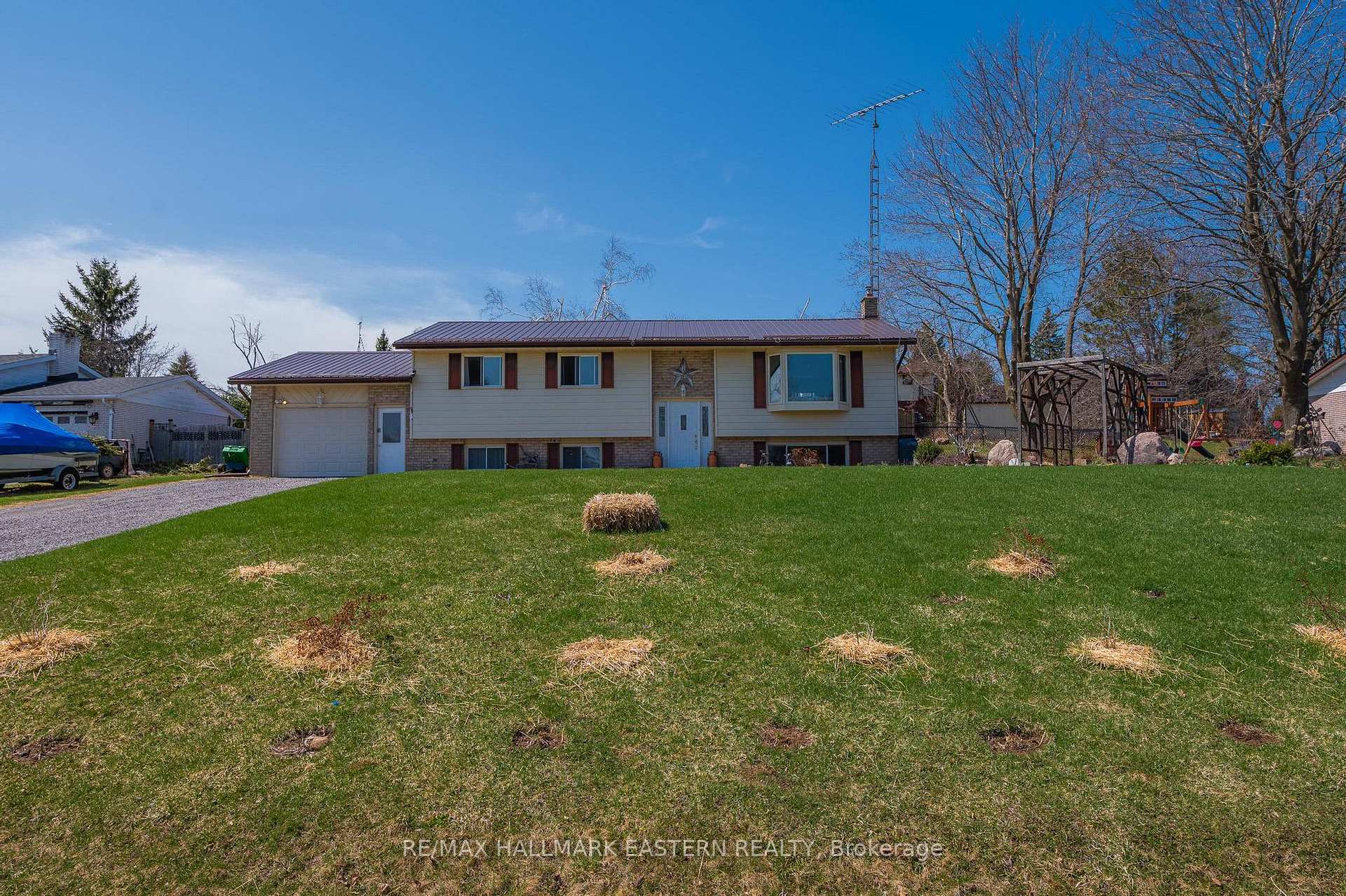Front of 878 Chemong View Drive