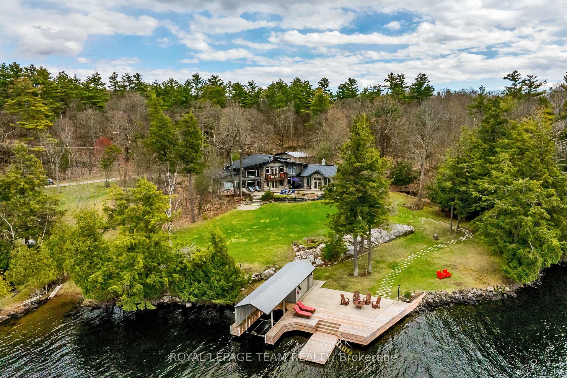 Photo 1 of 131 Mulley Lane, Rideau Lakes, Rideau Lakes (South Crosby) Twp — HOMEH