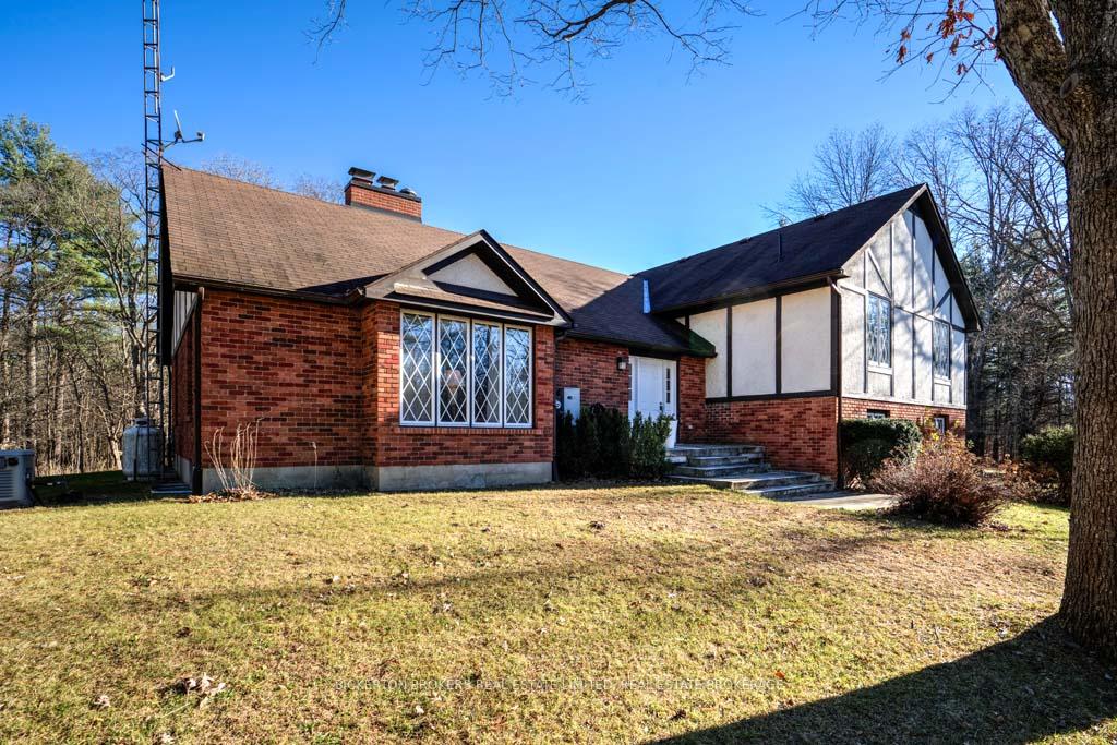 Photo 3 of 739 Sand Lake Road E, Rideau Lakes, Rideau Lakes (South Crosby) Twp — HOMEH