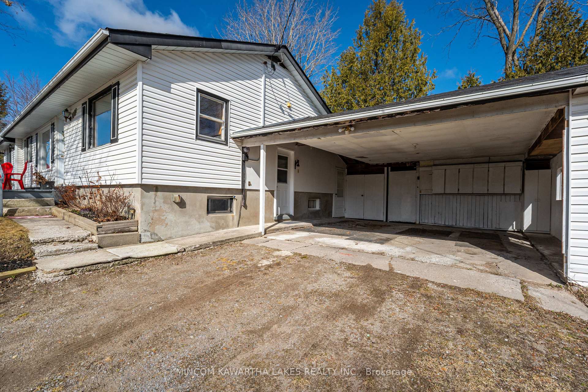 Photo 3 of 1002 Yankee Line, Selwyn — HOMEH