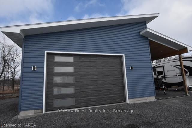 Photo 2 of 65 Sunnyside Road, Rideau Lakes, Rideau Lakes (North Crosby) Twp — HOMEH