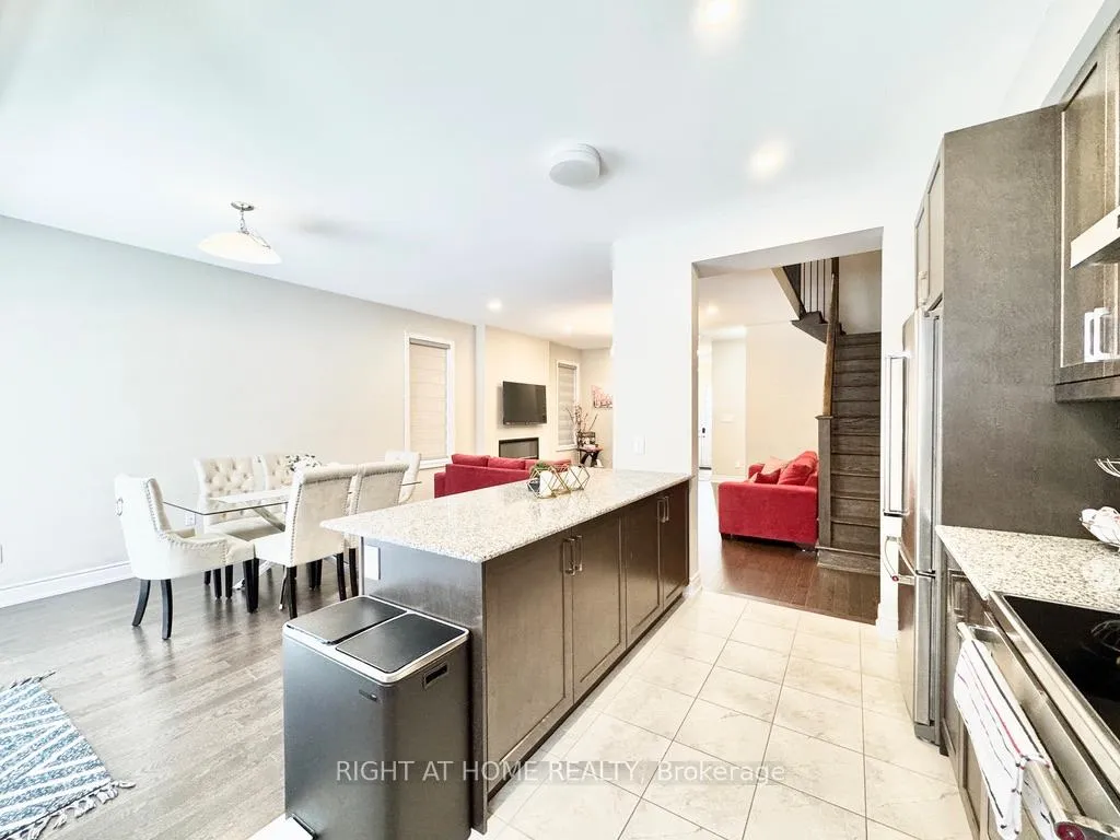 Photo 8 of 17 Periwinkle Road, Springwater, Midhurst — HOMEH