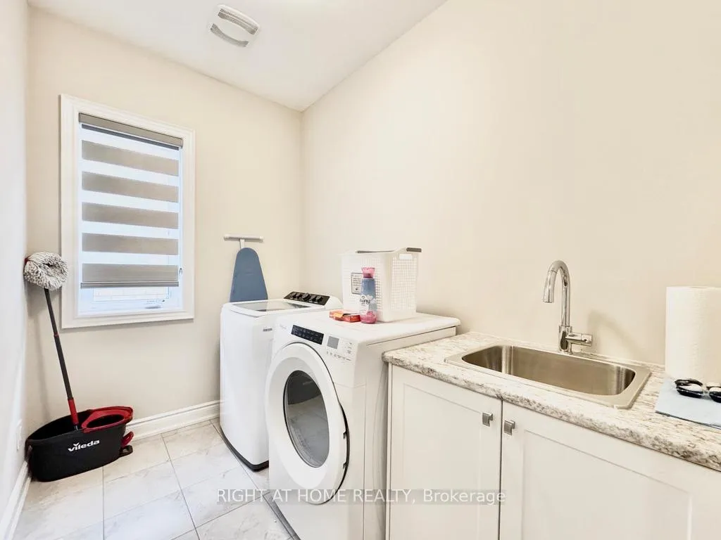 Photo 13 of 17 Periwinkle Road, Springwater, Midhurst — HOMEH