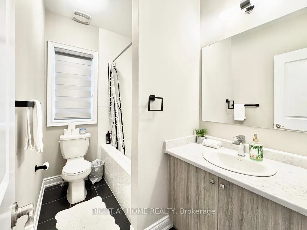 Photo 14 of 17 Periwinkle Road, Springwater, Midhurst — HOMEH