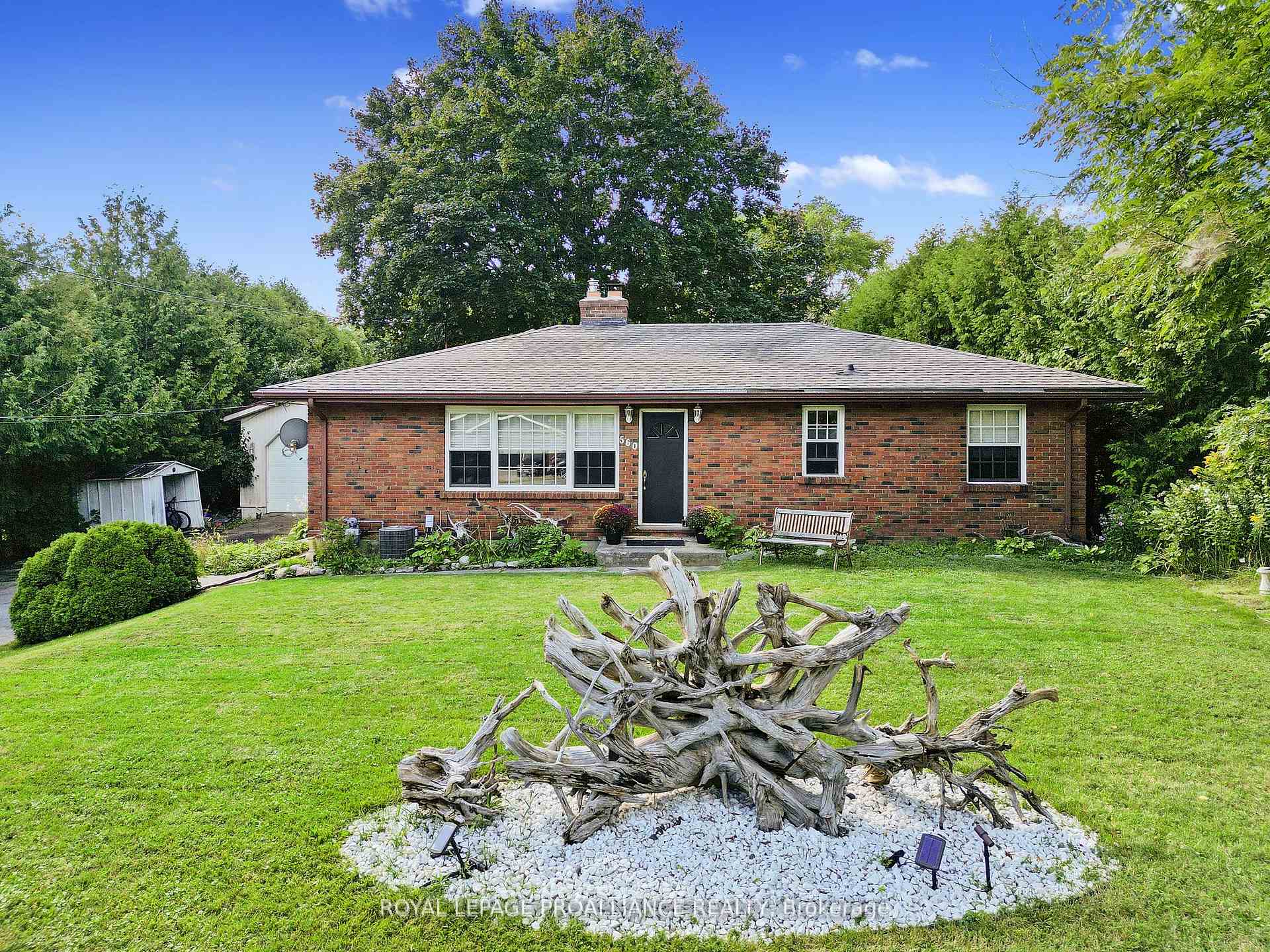 Photo 4 of 560 Carnegie Avenue, Selwyn — HOMEH