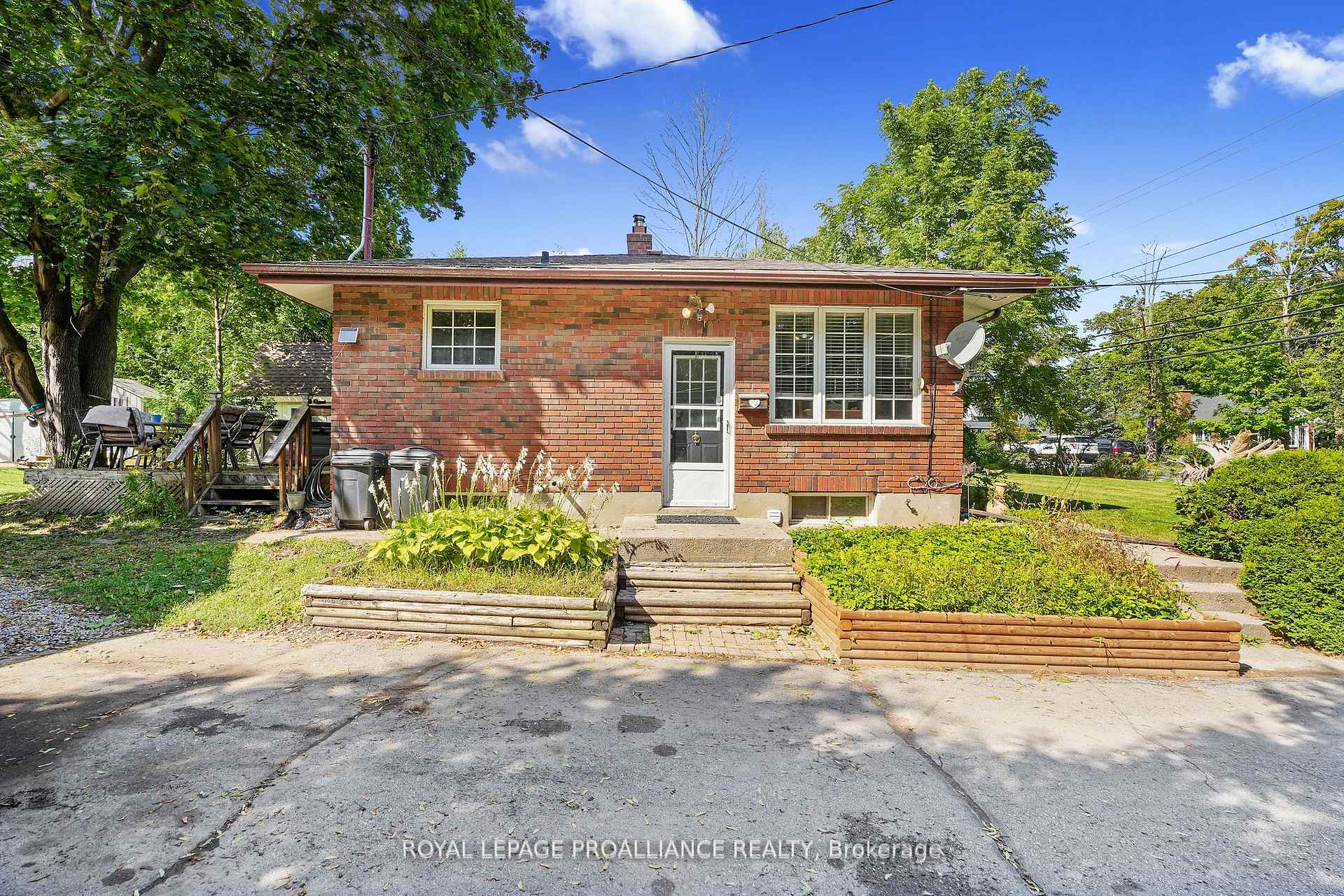 Photo 9 of 560 Carnegie Avenue, Selwyn — HOMEH