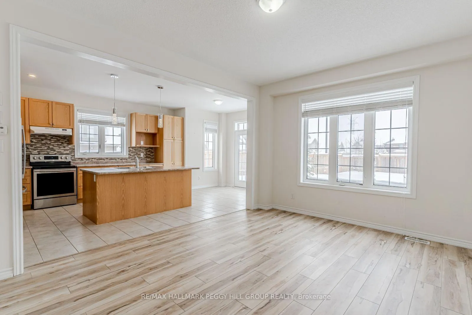 Photo 3 of Unit Upper, 58 Oliver's Mill Road, Springwater, Centre Vespra — HOMEH