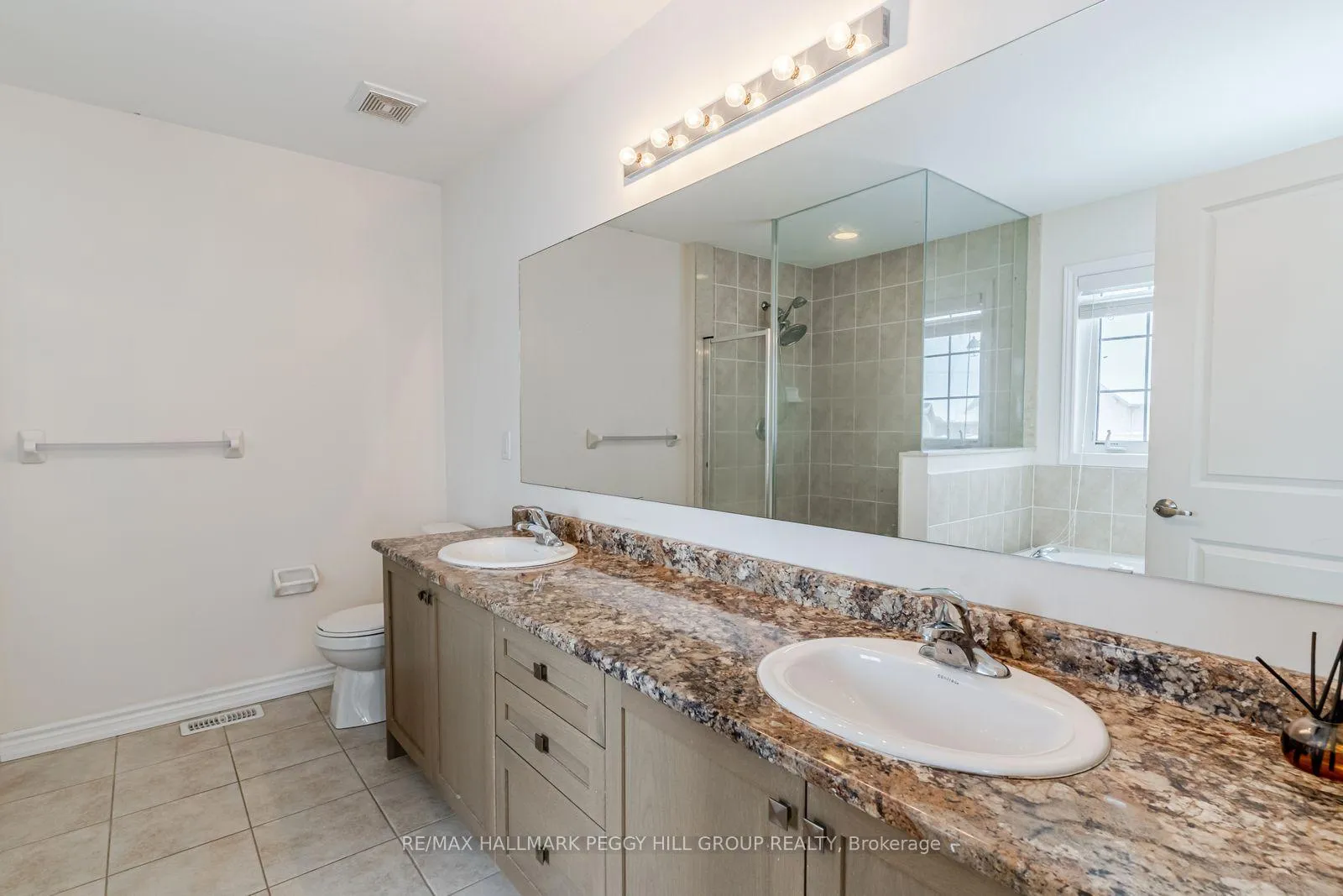 Photo 10 of Unit Upper, 58 Oliver's Mill Road, Springwater, Centre Vespra — HOMEH