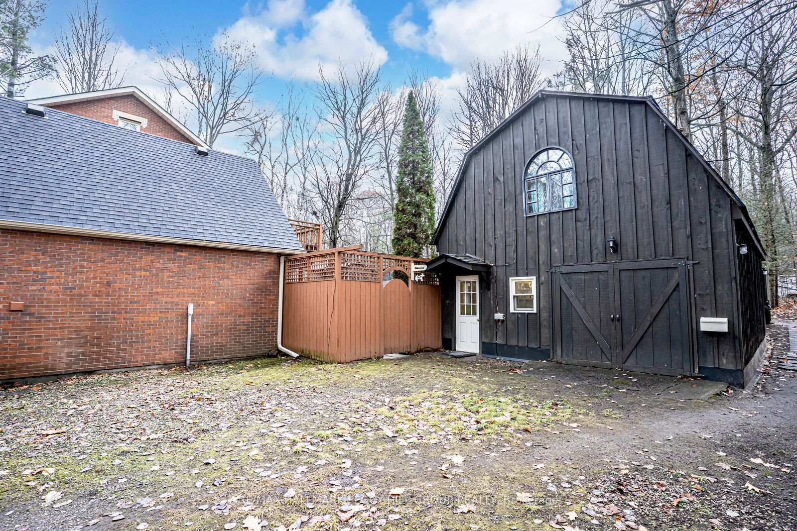 Photo 6 of 1311 Snow Valley Road, Springwater, Midhurst — HOMEH