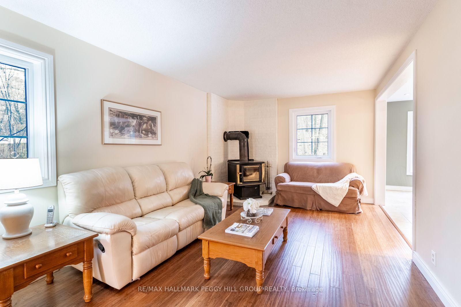 Photo 8 of 1311 Snow Valley Road, Springwater, Midhurst — HOMEH