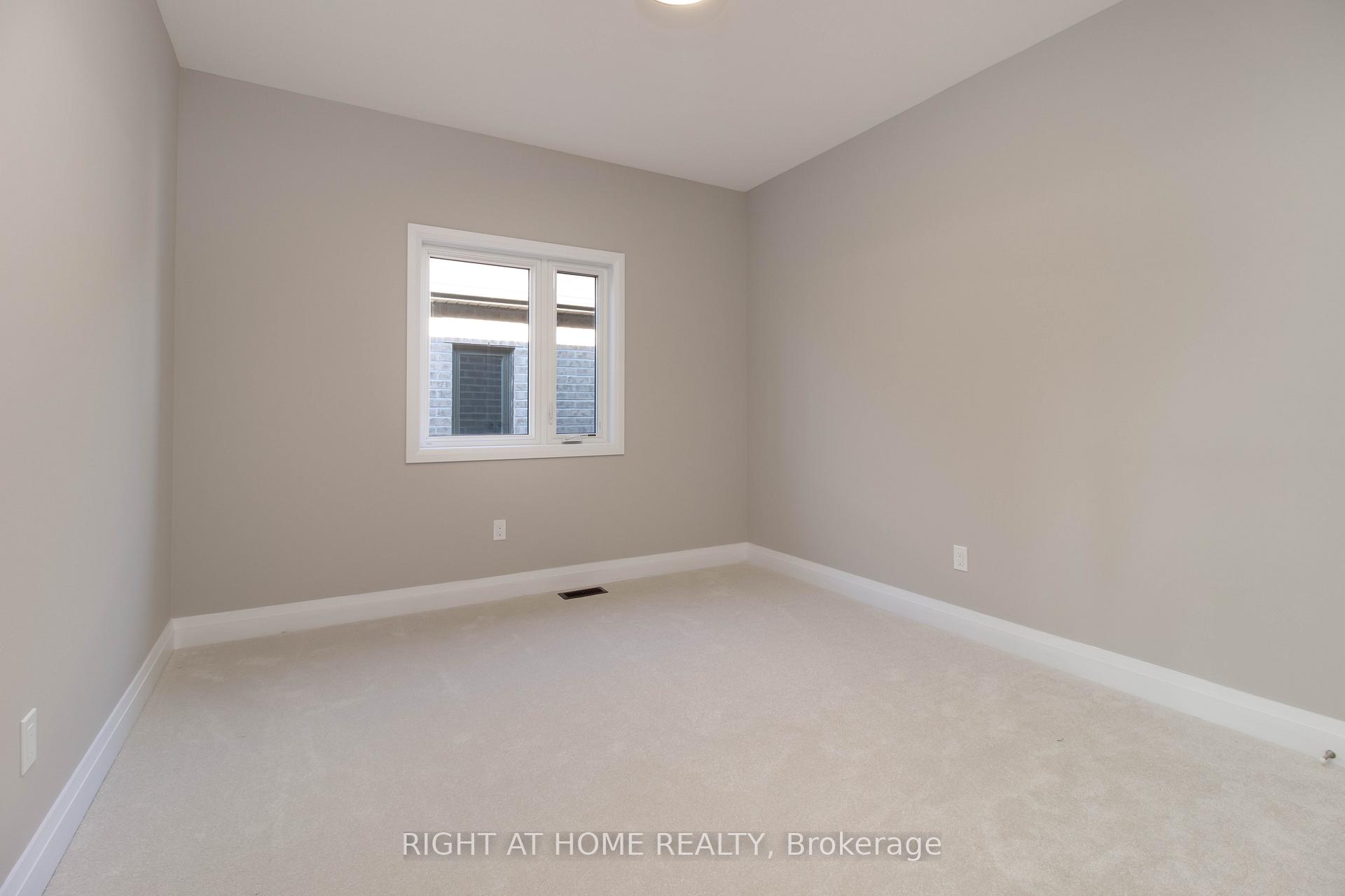 Photo 26 of 6 Periwinkle Road, Springwater, Midhurst — HOMEH