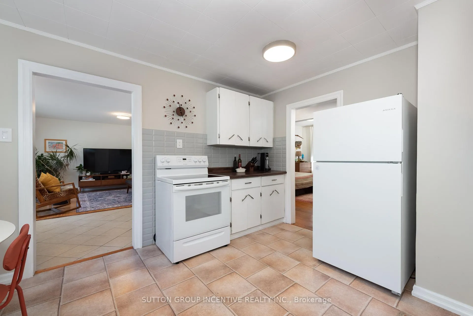 Photo 9 of 1171 Carson Road, Springwater, Midhurst — HOMEH