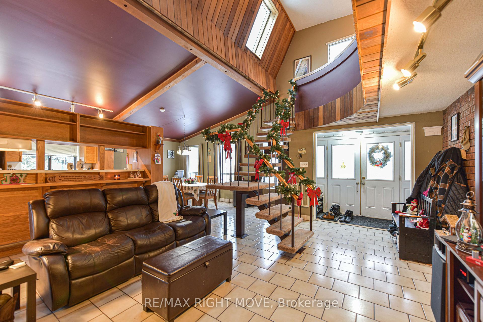 Photo 8 of 3442 Beachview Avenue, Severn, West Shore — HOMEH